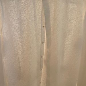 Slim fits men’s dress shirt